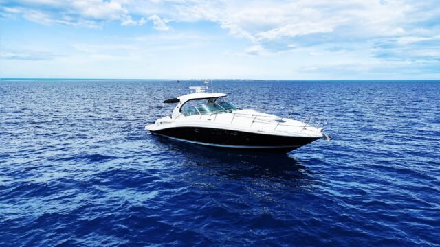 Yacht Charter in Ayia Napa Sea Ray Sundancer 455